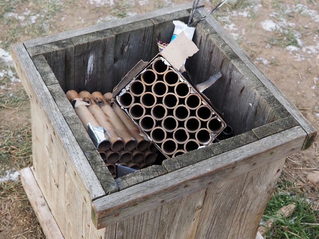 /Nálezy v odpadkovém koši.